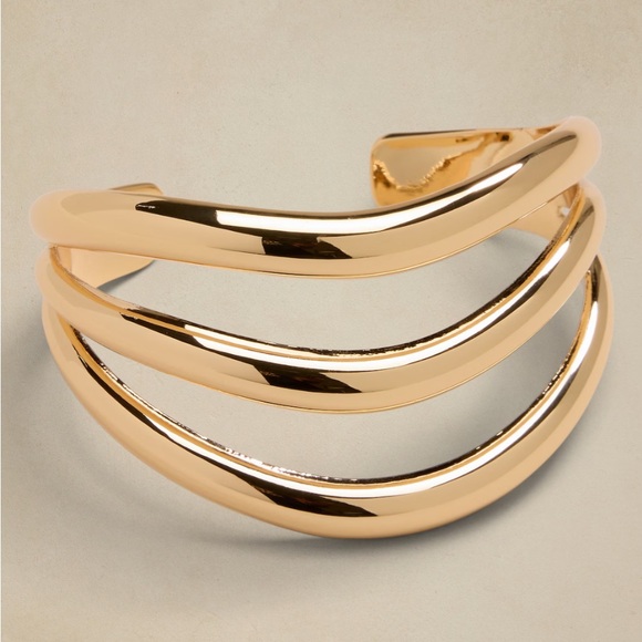 NWT BANANA REPUBLIC GOLD WAVY CUFF BRACELET - Picture 2 of 2